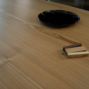 一枚板のテーブル